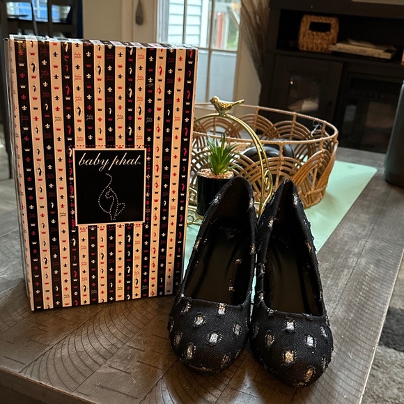 Baby Phat Black Heels with Silver Accents - Picture 1 of 11